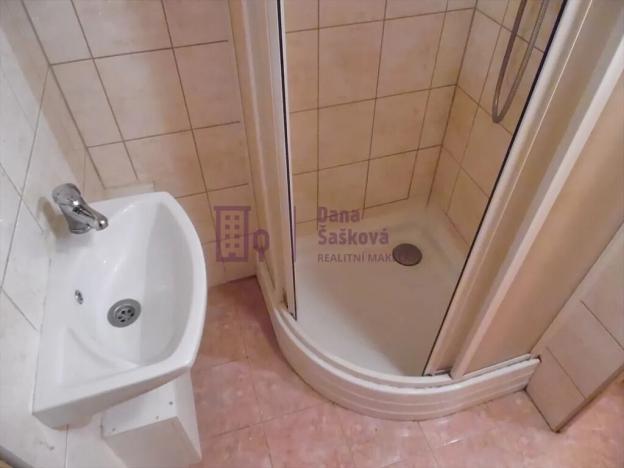 Pronájem bytu 1+1, Jindřichův Hradec, sídliště Vajgar, 39 m2