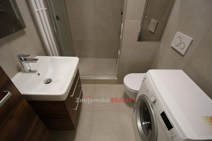 Pronájem bytu 1+kk, Znojmo, Krylova, 30 m2