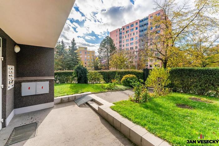 Prodej bytu 3+1, Praha - Horní Počernice, Lhotská, 73 m2