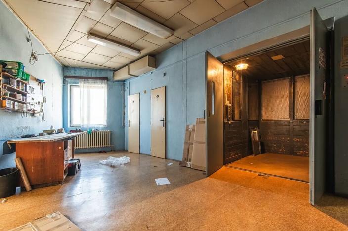 Prodej obchodního prostoru, Kolín, Sladkovského, 1465 m2