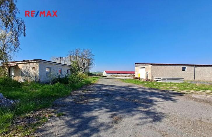 Pronájem skladu, Dolní Chvatliny, 3690 m2