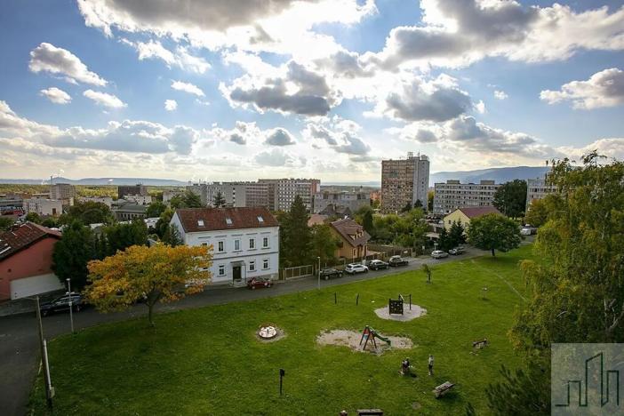 Prodej bytu 3+1, Litvínov, B. Němcové, 62 m2