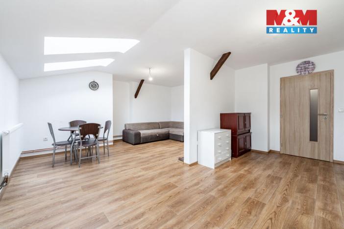 Prodej činžovního domu, Studená, nám. Sv. J. Nepomuckého, 229 m2