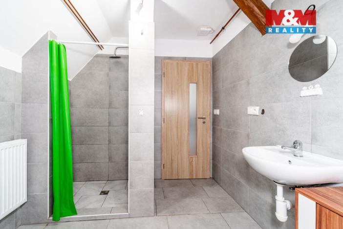 Prodej činžovního domu, Studená, nám. Sv. J. Nepomuckého, 229 m2