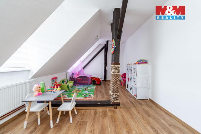 Prodej činžovního domu, Studená, nám. Sv. J. Nepomuckého, 229 m2