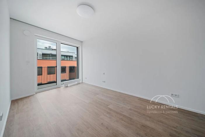 Pronájem bytu 1+kk, Praha - Chodov, Líbalova, 27 m2
