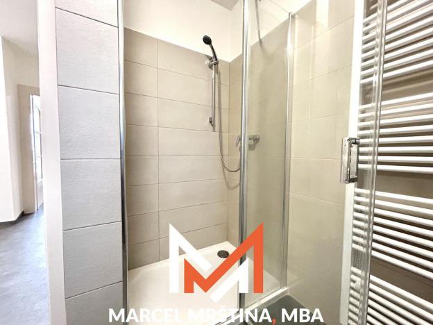 Pronájem bytu 2+1, Náchod, Husovo náměstí, 70 m2