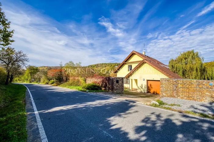 Prodej rodinného domu, Mořina, 239 m2