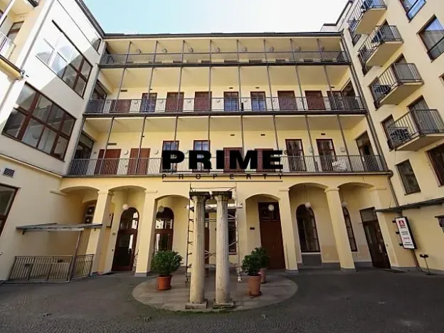 Pronájem kanceláře, Praha - Smíchov, Štefánikova, 55 m2