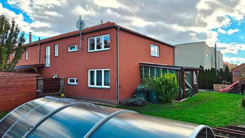 Prodej rodinného domu, Jenštejn, Zlatnická, 137 m2