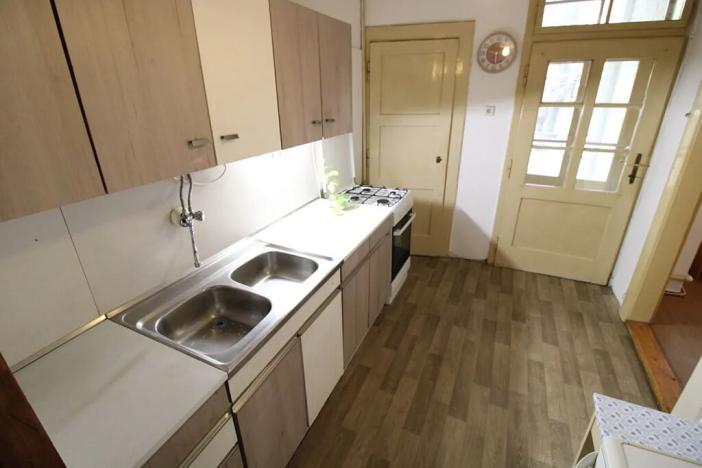 Pronájem bytu 2+1, Praha - Žižkov, Ambrožova, 64 m2