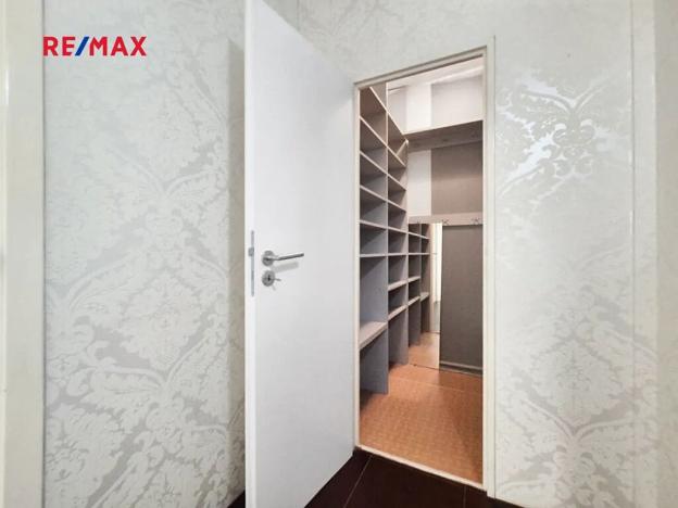 Pronájem bytu 3+1, Praha - Hlubočepy, Lamačova, 63 m2