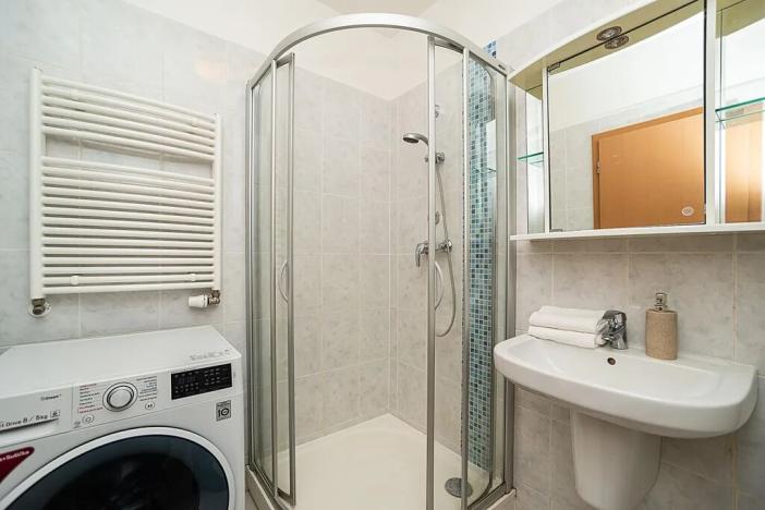 Pronájem bytu 2+kk, Praha - Modřany, Komořanská, 47 m2