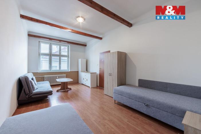 Prodej bytu 1+1, Karlovy Vary, K. Čapka, 36 m2