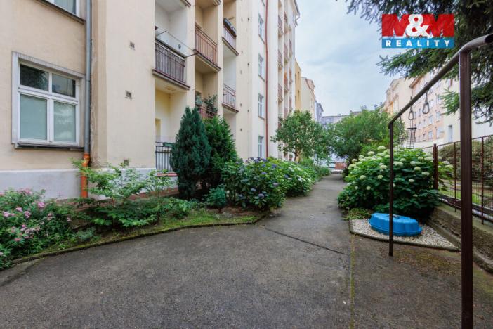 Prodej bytu 1+1, Karlovy Vary, K. Čapka, 36 m2