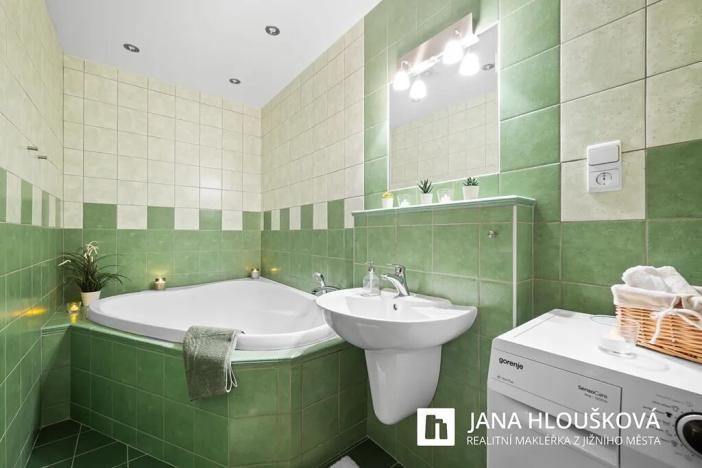 Prodej bytu 2+kk, Praha - Háje, Matúškova, 45 m2