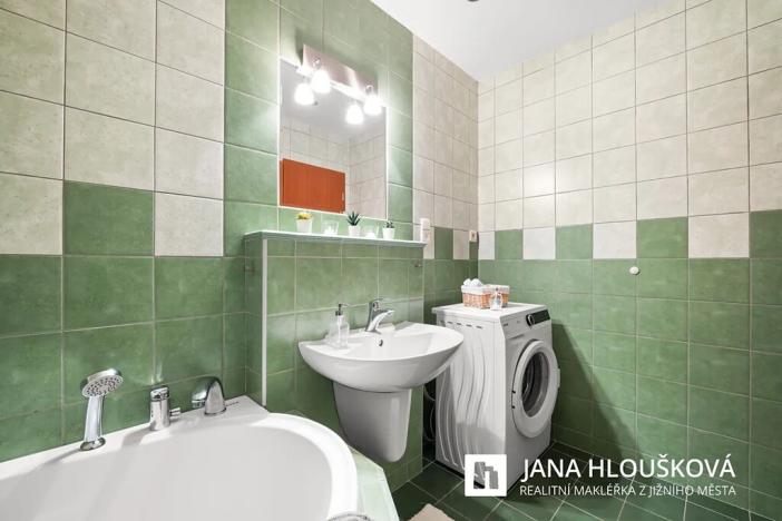 Prodej bytu 2+kk, Praha - Háje, Matúškova, 45 m2