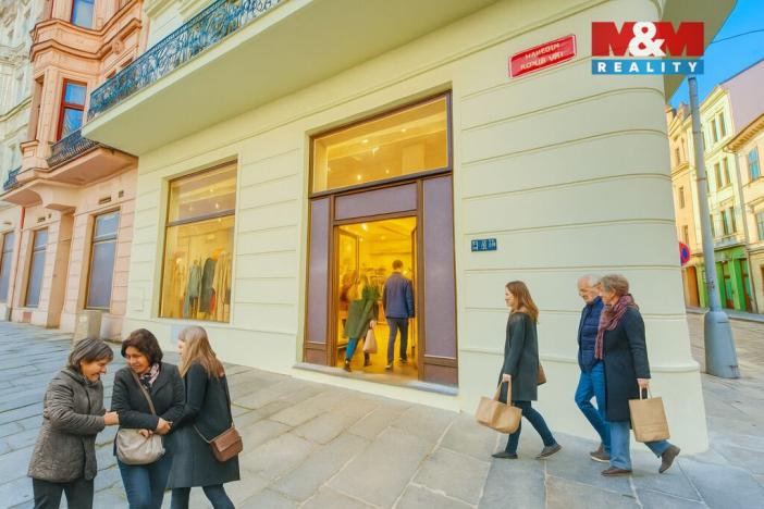 Pronájem obchodního prostoru, Plzeň - Vnitřní Město, náměstí Republiky, 227 m2