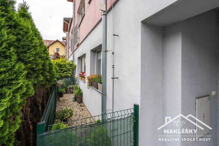 Prodej bytu 2+kk, Břežany II, 56 m2