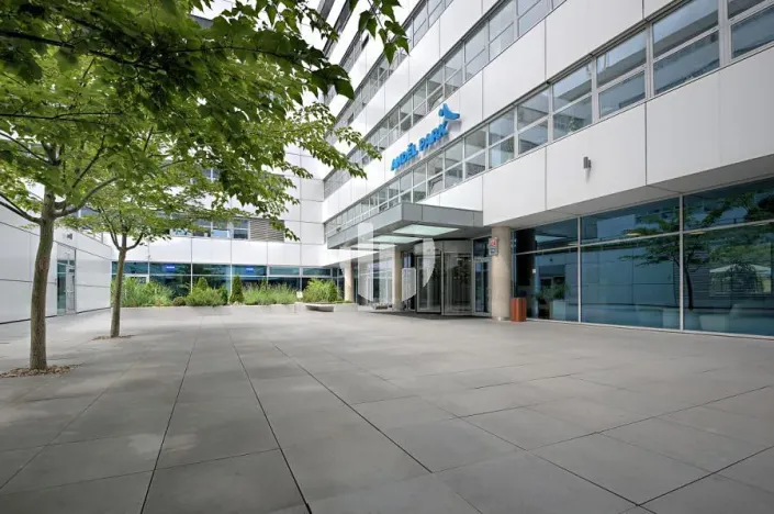 Pronájem kanceláře, Praha - Smíchov, Radlická, 234 m2