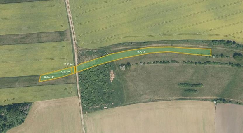 Prodej pole, Jalubí, 1861 m2