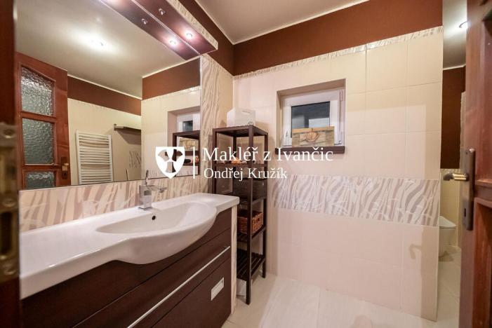 Prodej rodinného domu, Ivančice, Jana Schwarze, 178 m2