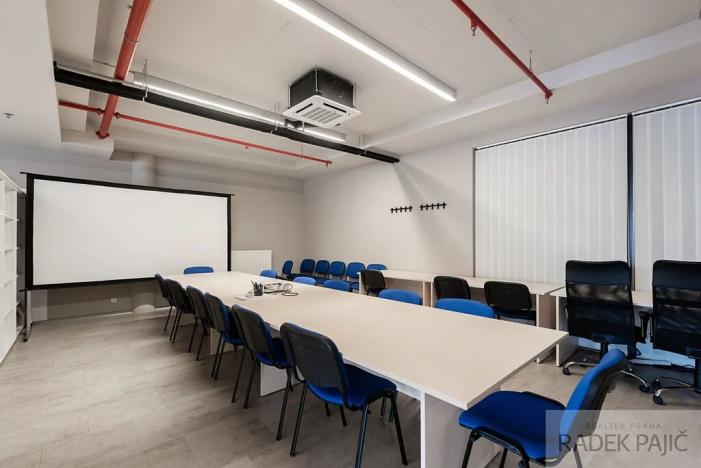 Prodej kanceláře, Brno, Pražákova, 211 m2