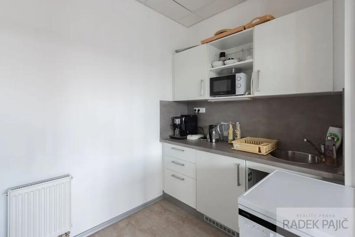 Prodej kanceláře, Brno, Pražákova, 211 m2