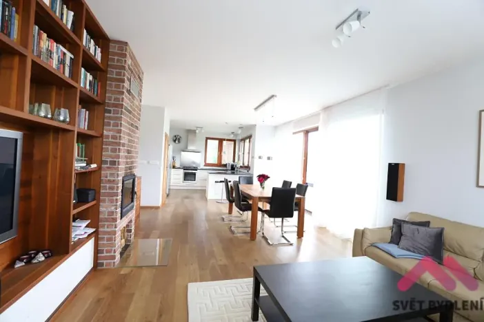 Pronájem rodinného domu, Praha - Dubeč, Kolocova, 221 m2