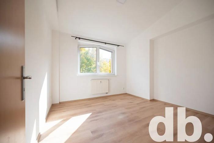 Pronájem bytu 3+kk, Karlovy Vary, Rumunská, 76 m2
