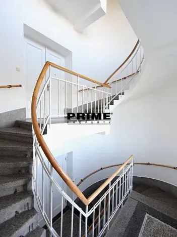 Pronájem kanceláře, Praha - Střešovice, Slunná, 270 m2