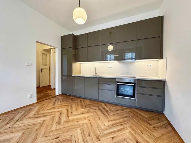 Pronájem bytu 2+kk, Praha - Karlín, Urxova, 50 m2