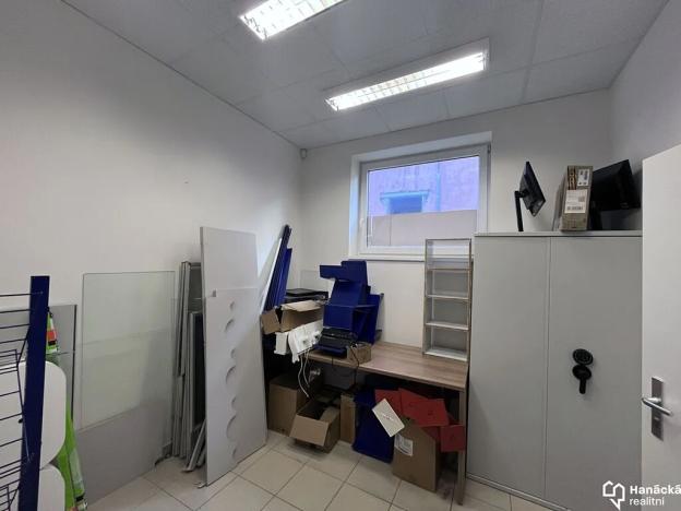 Pronájem obchodního prostoru, Uničov, Šumperská, 450 m2