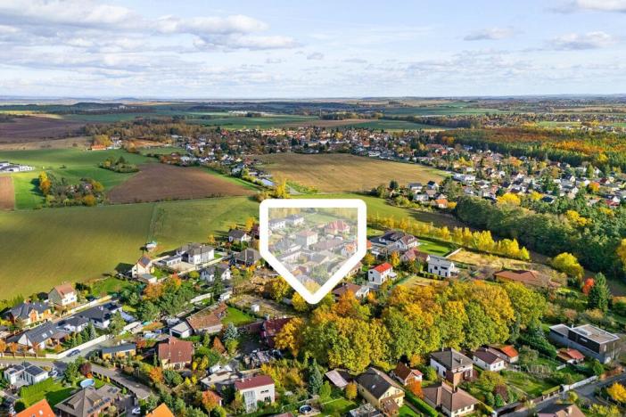 Prodej pozemku, Šestajovice, Martinů, 2016 m2