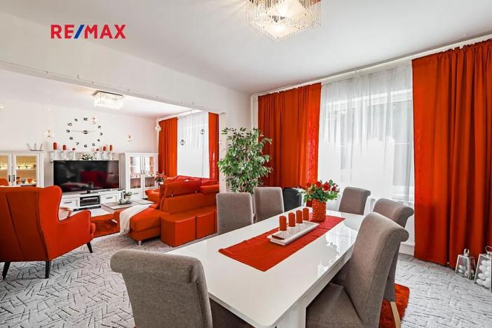 Prodej vícegeneračního domu, České Velenice, Komenského, 247 m2