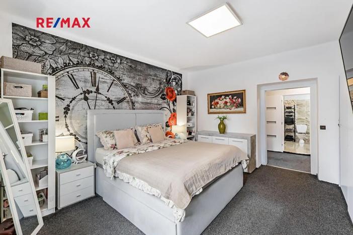 Prodej vícegeneračního domu, České Velenice, Komenského, 247 m2