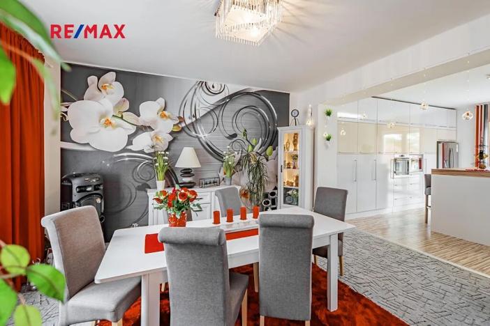 Prodej rodinného domu, České Velenice, Komenského, 247 m2