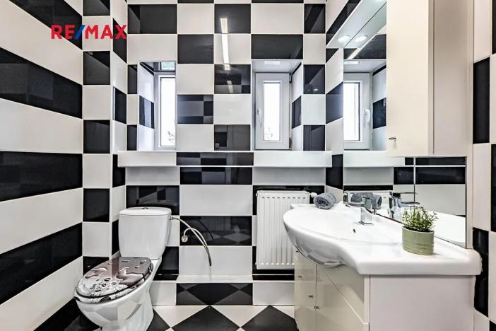 Prodej rodinného domu, České Velenice, Komenského, 247 m2