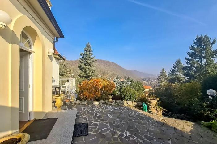 Pronájem vily, Černošice, V Horce, 300 m2