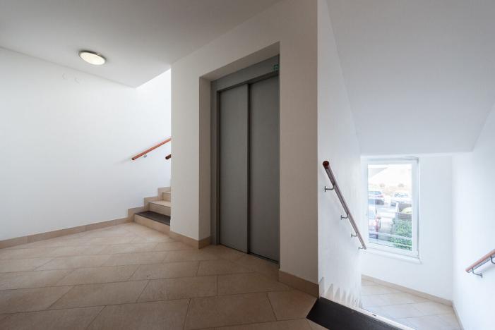 Pronájem bytu 1+kk, Praha - Zličín, Sazovická, 28 m2