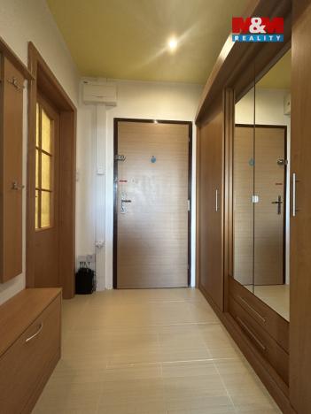 Pronájem bytu 1+kk, Ústí nad Labem - Krásné Březno, Obvodová, 31 m2