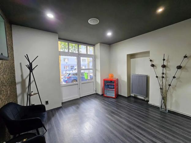 Pronájem obchodního prostoru, Praha - Žižkov, Hartigova, 55 m2