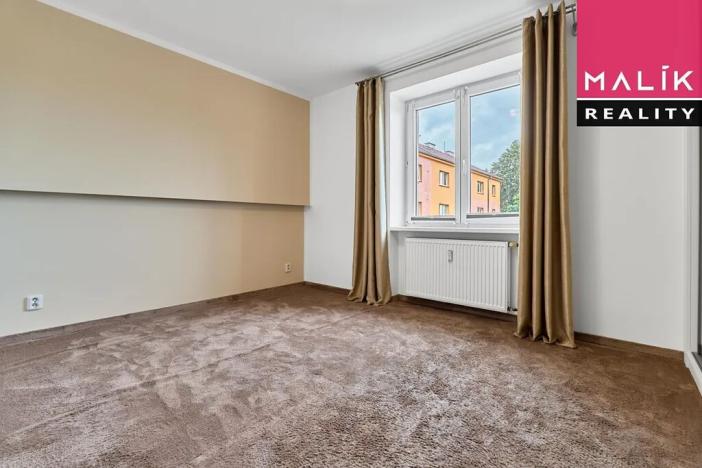 Prodej bytu 3+1, Ostrov, Hlavní třída, 76 m2