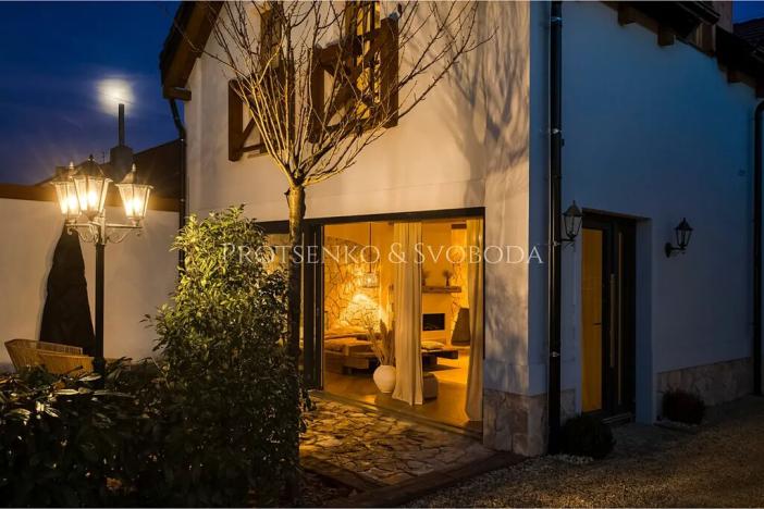 Prodej apartmánu, Lipí, 197 m2