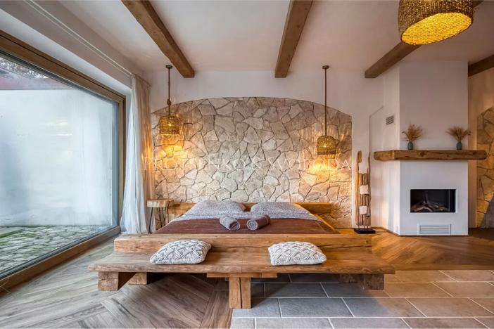 Prodej apartmánu, Lipí, 197 m2