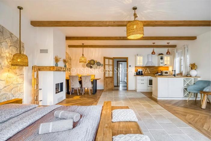 Prodej apartmánu, Lipí, 197 m2