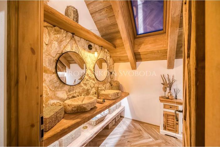 Prodej apartmánu, Lipí, 197 m2