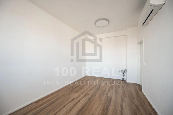 Pronájem bytu 1+kk, Hradec Králové, Průmyslová, 40 m2