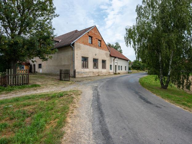 Prodej obchodního prostoru, Chroustovice - Poděčely, 852 m2