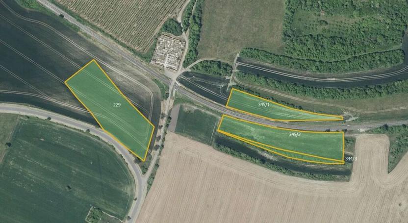 Prodej pole, Děčany, 78982 m2